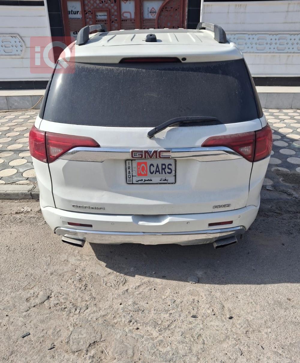GMC Acadia
